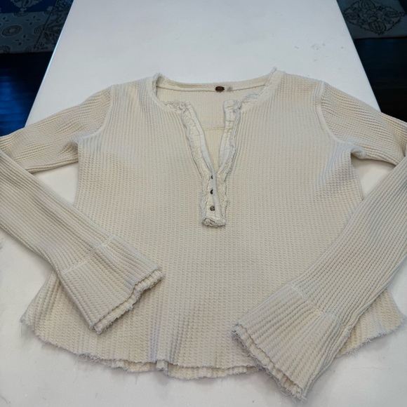 Free People Women’s Colt Top Waffle Knit Raw Hem Long Sleeves Sz M - Picture 11 of 15
